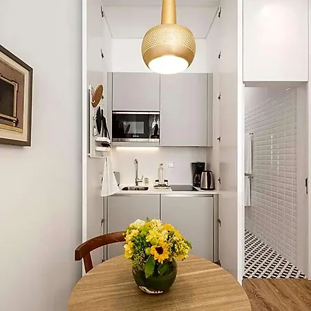 Lsa Chiado Emenda By Numa ליסבון
